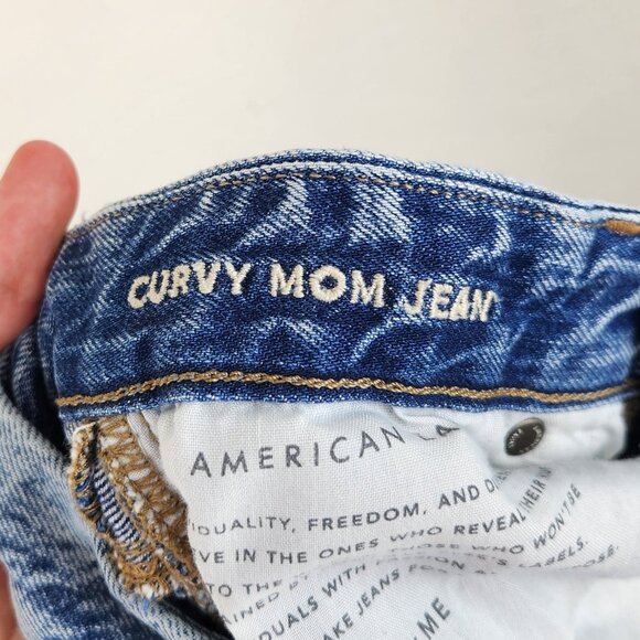 American Eagle Curvy Ripped Distressed Mom Jeans sz 2 - Picture 12 of 14